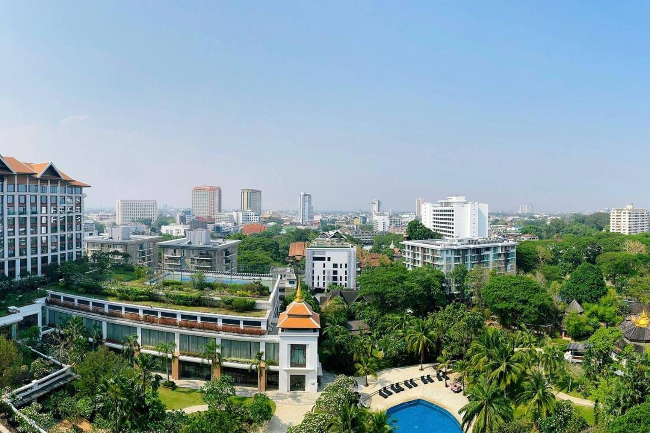 清迈古城市中心高端温馨公寓两卫浴wifi泳池健身房山景城景房