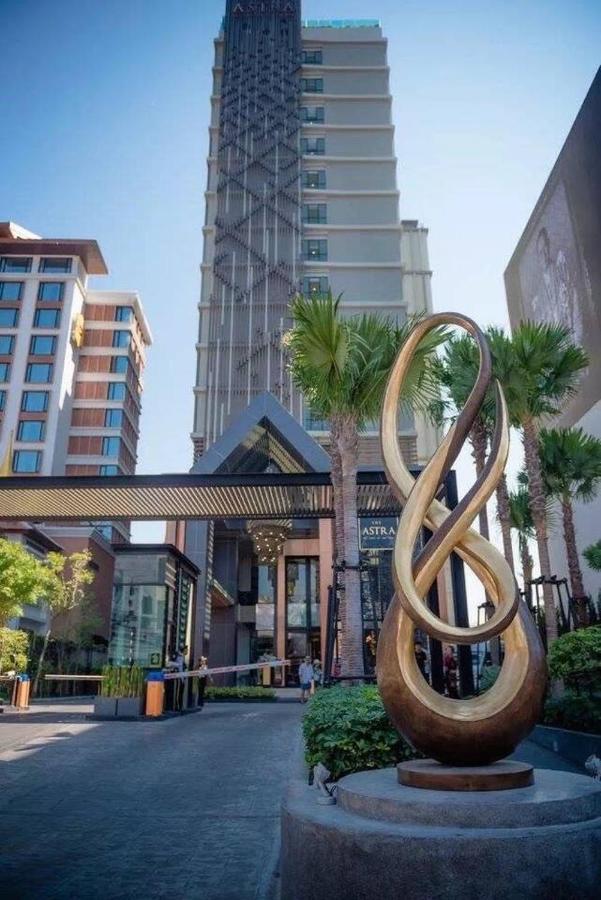 清迈古城市中心高端温馨公寓两卫浴wifi泳池健身房山景城景房 Apartment *